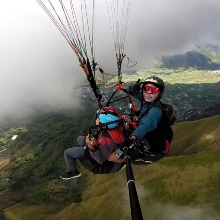 Sembalun paragliding 1