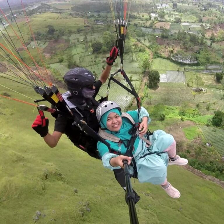 Sembalun paragliding 2